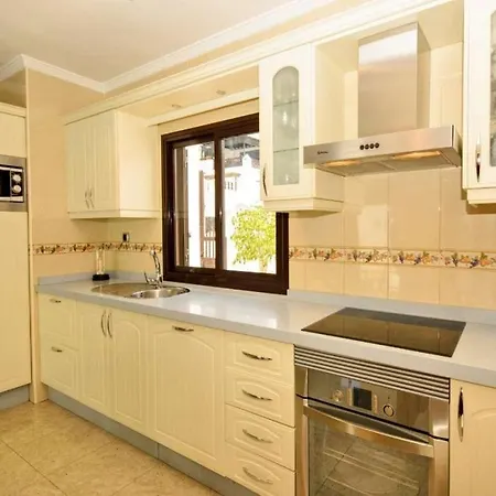 Puerto Del Carmen Sleeps 4 Pool Wifi Villa