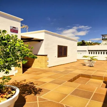 Puerto Del Carmen Sleeps 4 Pool Wifi Пуэрто дель Кармен