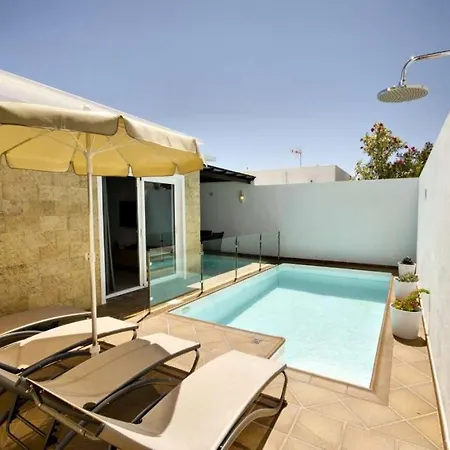 Villa Puerto Del Carmen Sleeps 4 Pool Wifi Puerto del Carmen (Lanzarote)