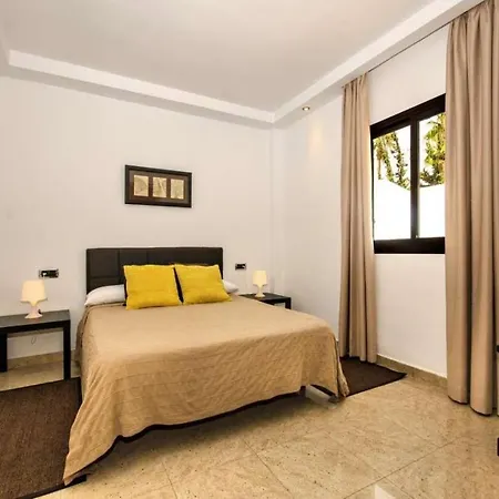Вилла Puerto Del Carmen Sleeps 4 Pool Wifi *