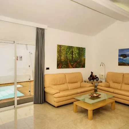 Puerto Del Carmen Sleeps 4 Pool Wifi Пуэрто дель Кармен